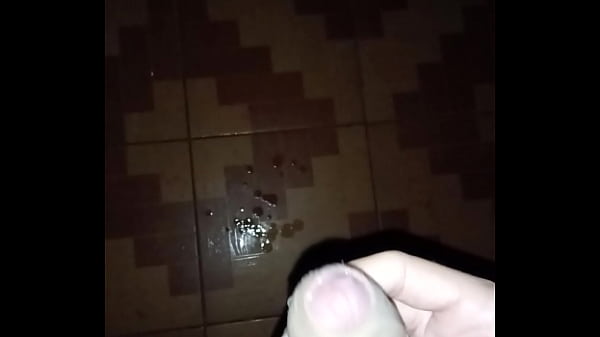 Novinho batendo uma