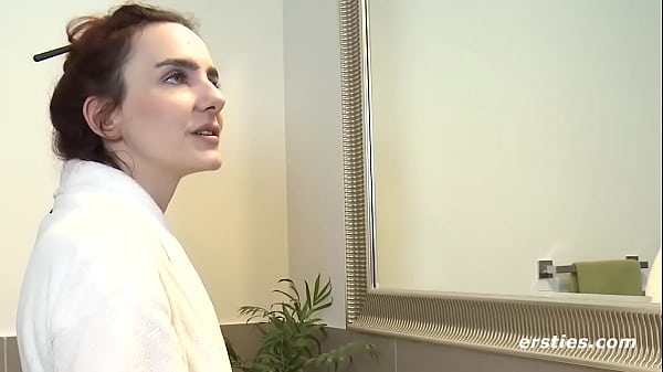 Nonton Ersties: Claudia thumbnail