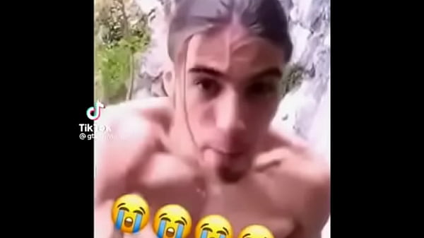 Galit na galit si jun jun 