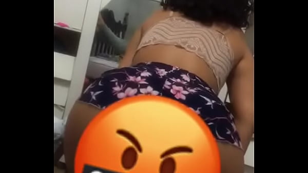girl twerk 