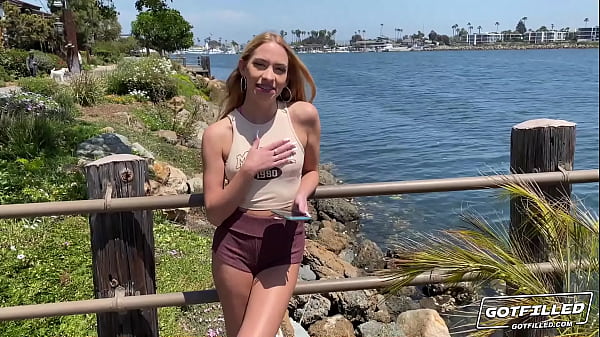 Nonton Skinny Blonde With Braces Gets Picked Up Then Fucked And Creampied thumbnail