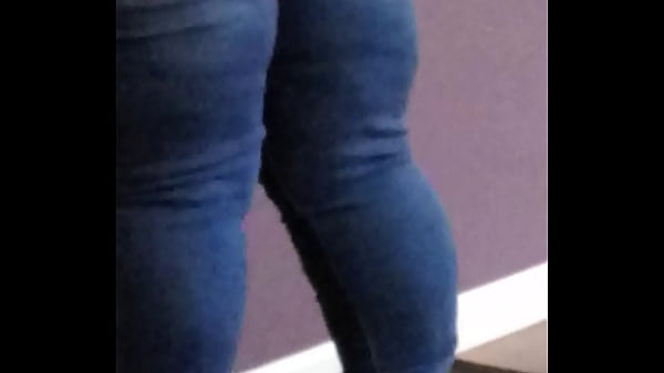 She Walked Up To The Checkout I Had To Get That Ass On Film She Knew I Was Recording Her thumbnail