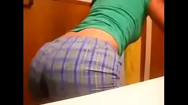 Nonton Girl Knows How To Shake Her Ass thumbnail