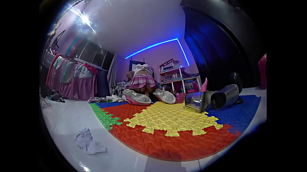 C&aacute;mara Esp&iacute;a, Mi Hermanastra Juega En Su Cuarto thumbnail