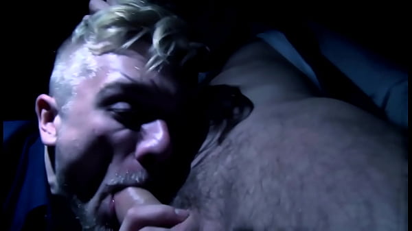 Plan Suce De Nuit Dans Les Bois Entre 3 Mecs Super Chauds thumbnail