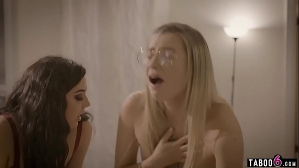 Nonton Stepsis Takes R. On Bully Stepbro thumbnail