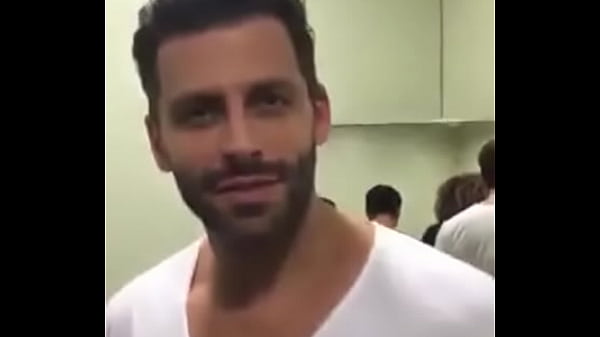 Henri Castelli Mostrando Volume thumbnail