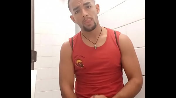 De porta aberta no #banheiraosp esperando o pr&oacuteximo vir pra deixar bem Duro