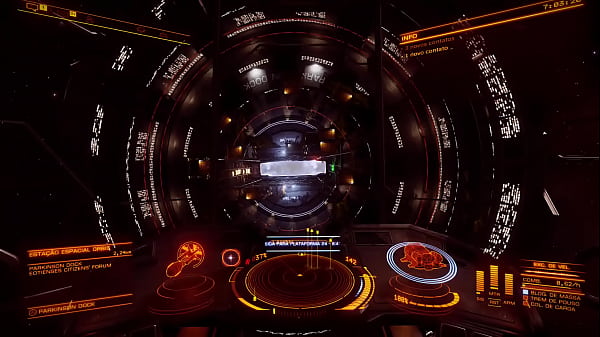 Transportador type-7 penetrando na esta&ccedil&atildeo Espacial safada