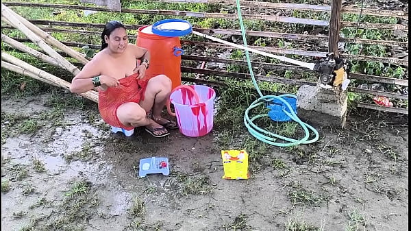 Outdoor Bath Bedroom Sex thumbnail