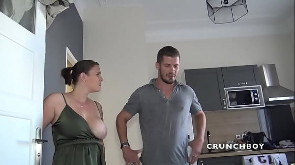 Jeune Mec Effemine Salope Bais&eacute; Par Un Hetero Muscle thumbnail