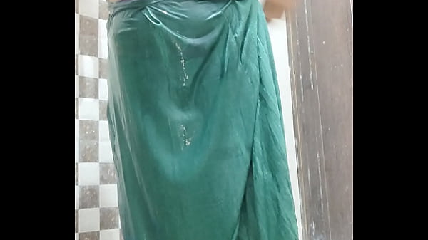 Sonam Bathing With Indian Dress thumbnail