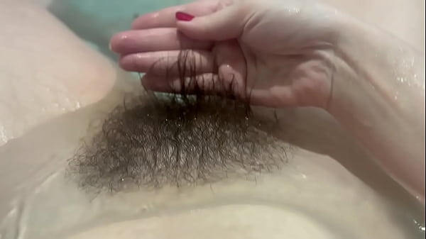 Pubes and leghair bath