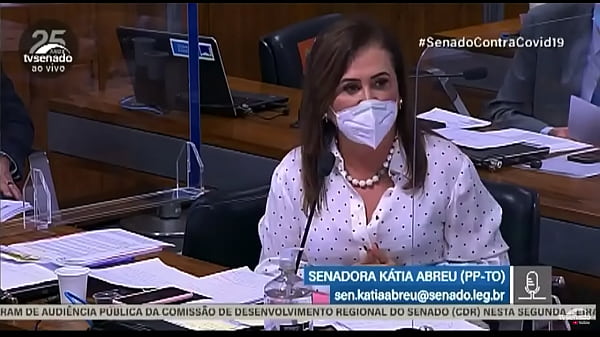 Senadora come o cu de ex-ministro