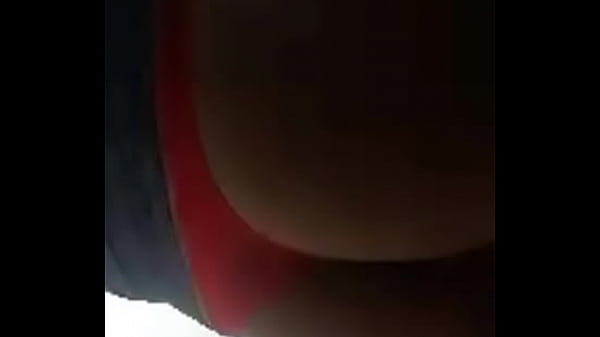 Putita Culona Muestra Culo En Tanga Roja thumbnail