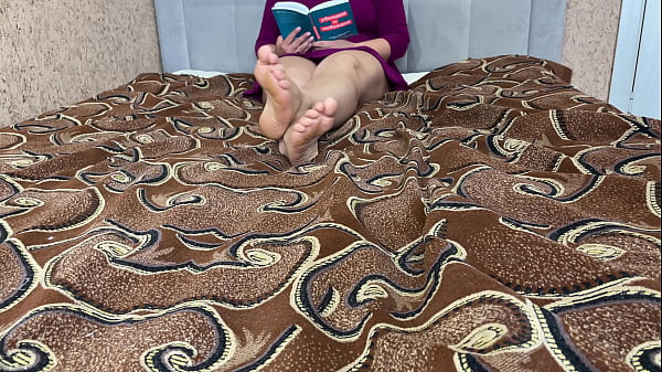 Nonton Book Reading thumbnail