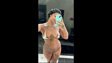 Nonton A Famosinha Do Insta N&atilde;o Resistiu Tirou A Camisinha E Pediu Leite No Cuzinho thumbnail