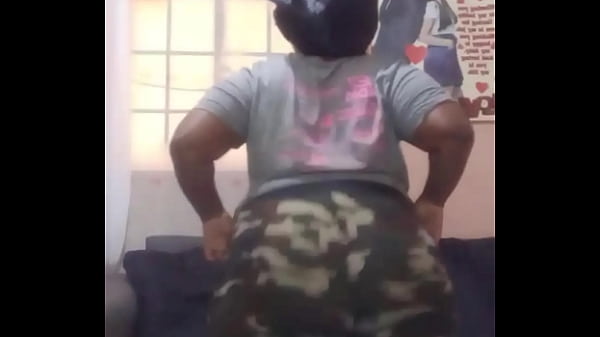 Nonton Bad Girl Twerking To Dancehall thumbnail