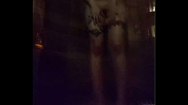 Putita Mexicana En La Regadera thumbnail