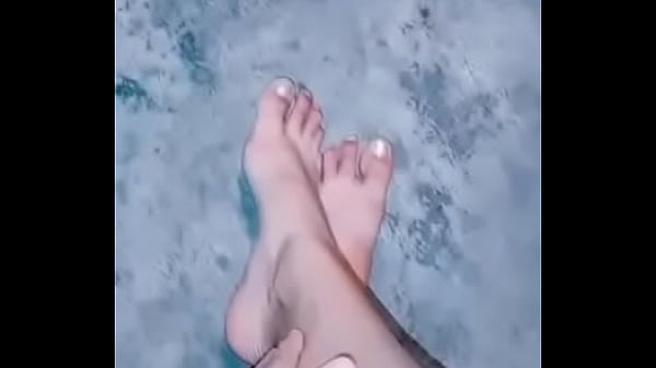 Masajeando Mis Pies Con Crema Como Me Lo Han Ido thumbnail