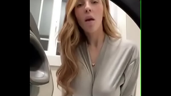 Nonton Boobs Hang thumbnail