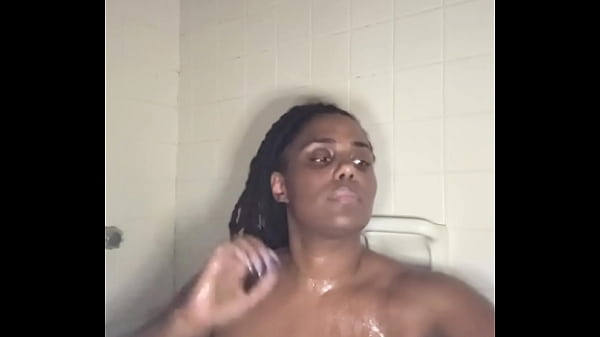 Homemade Amateur Bath Time #cumplay With This #blackpussy Ebony Bathes With Toy thumbnail