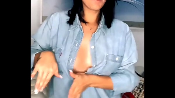 Nipslip at dance