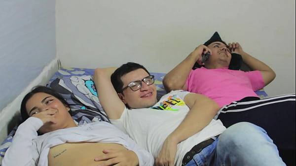 Oh Me Trago La Leche De Mi Novio Estando Mi Hermanastro Al Lado thumbnail