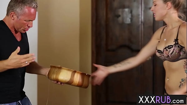 Nonton Hot Babe Swallowed Big Dick thumbnail