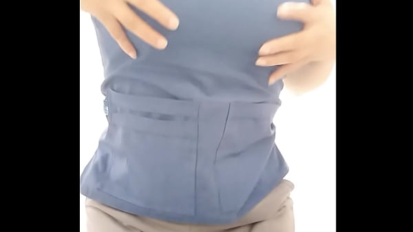 ZORRA AVENTURERA!! AUXILIAR DE LIMPIEZA INGRESA AL BAÑ_O DE LOS USUARIOS PARA REALIZAR LA LIMPIEZA DIARIA!! COMO ELLA TIENE UN CANAL PORNO MUESTRA SUS HERMOSAS TETAS  SEXY
