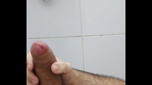 Punheta Gozada Gostosa No Banheiro. thumbnail