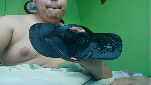 Podolatria E Fetiche Por Chinelos Masculinos thumbnail