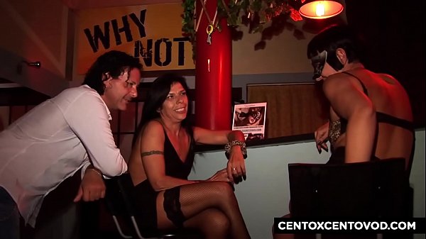 Nonton Orgia Con Milf Che Squirtano E Lo Prendono In Culo thumbnail