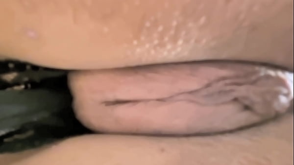 Mature Housewife Seducing Husband&acute;s Friends thumbnail