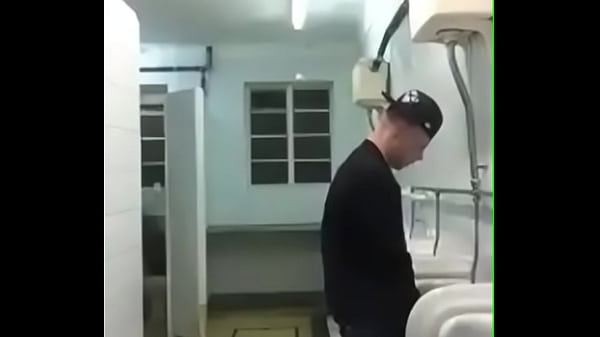 Sexo gay en el ba&ntildeo