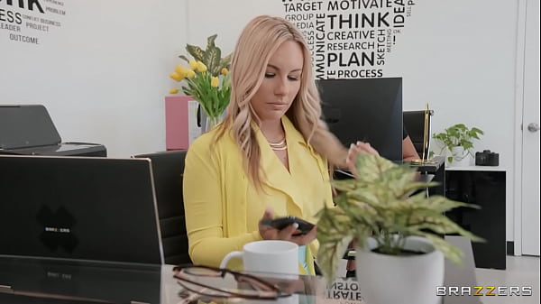 Ricky Johnson Caught Bunny Taking Sexy Selfies at the Office, Offered to Help &_ Fucks Her - BRAZZERS