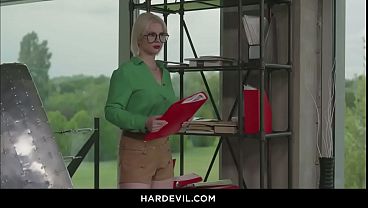 Nonton Steamy Office Affair: Bilingual Connections Through Kisses, Intense Blowjobs, And Risqu&eacute; Anal Play Lead To A Satisfying Release During Work Hours thumbnail