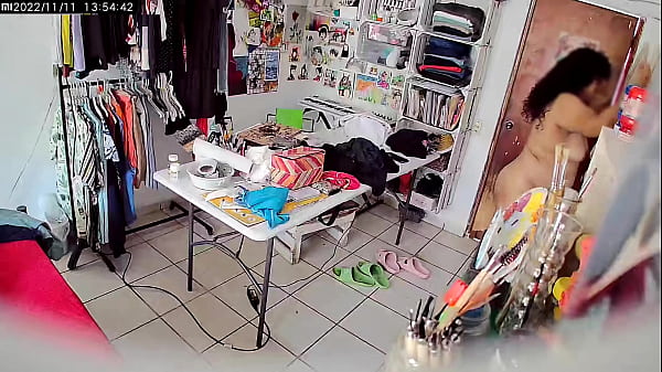 Vecina Gordita Milf Embarazada Visti&eacute;ndome En Su Habitaci&oacute;n thumbnail