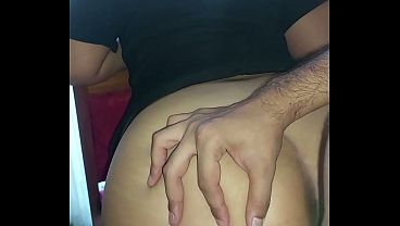 Nonton Mientras Vigilaba A Mi Esposo Que Estuviera En El Jard&iacute;n, Me Deje Coger Duro En Una Silla Por Su Mejor Amigo!! thumbnail