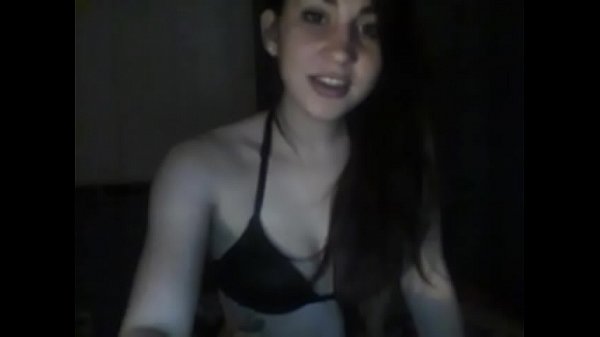 Nonton Hottie Enjoys Teasing You With Her Bra thumbnail