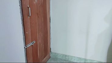 Cheating boss wife take employee dick behind the door..Desi bhabhi fuck xxx 