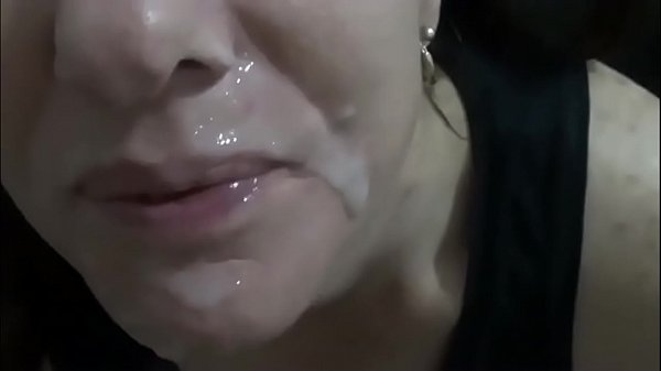 Муж наполнил спермой рот женушки после глубокого минета thumbnail