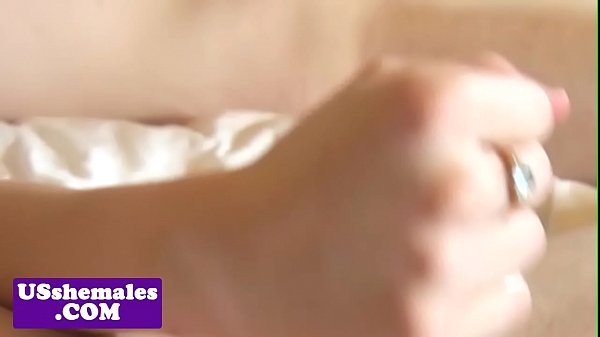Young shemales assfucking nicely in threeway