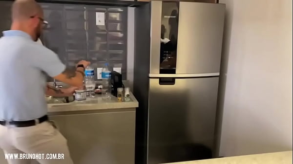 Passageiro N&atilde;o Tem Dinheiro E Pagar Taxista Sexo. thumbnail