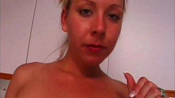 Nonton Julie Night Sexy Blowjob thumbnail