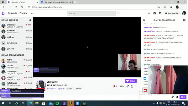 Novinho Mostrando O Cu Na Livr thumbnail