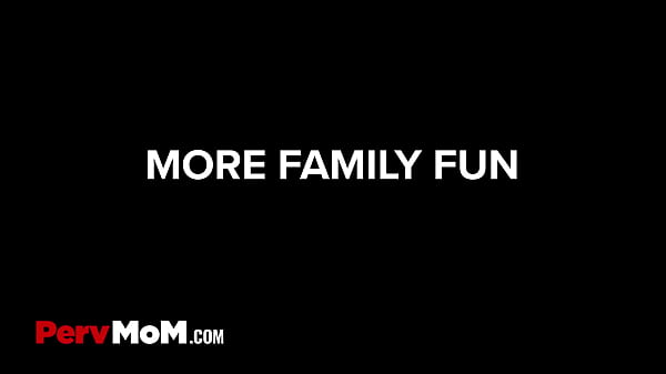 Nonton Stepmom Recently Got Divorced, And Her Stepson Is Struggling To Adapt To Being The Man Of The House thumbnail