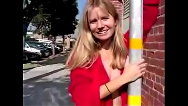 Nonton Max Vegan, Blonde Exhibitionist Exposes Herself Outdoors thumbnail