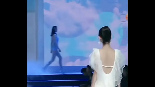 Amazing Very Pretty Model Chinese thumbnail