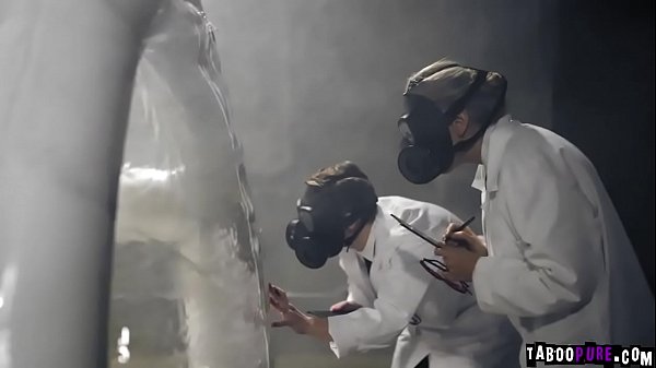 Derrick Pierce Creampies Maya Kendrick After A Hard Pounding! thumbnail